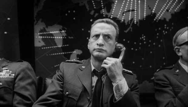 ¿Teléfono rojo? Volamos hacia Moscú, 60 años de una brillante y profética película