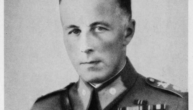 Carl von Haartman, jefe de las academias de oficiales falangistas