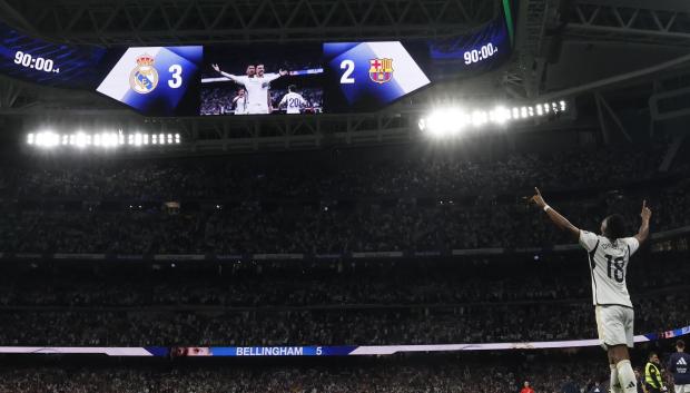 Tchouaméni mira al cielo de Madrid tras el tardío gol de Bellingham