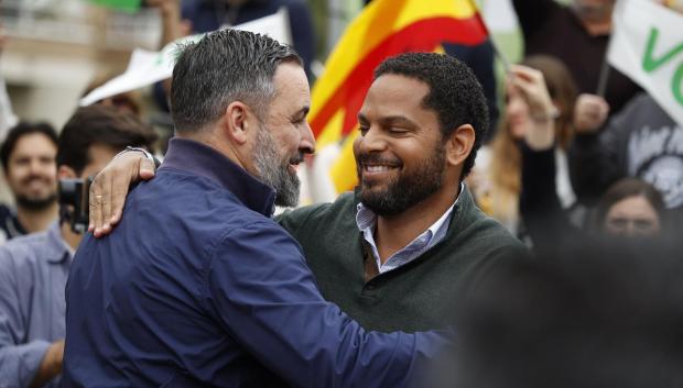 El líder de VOX, Santiago Abascal  y el secretario general y candidato de VOX a las elecciones catalanas
Kike Rincón / Europa Press
28/4/2024