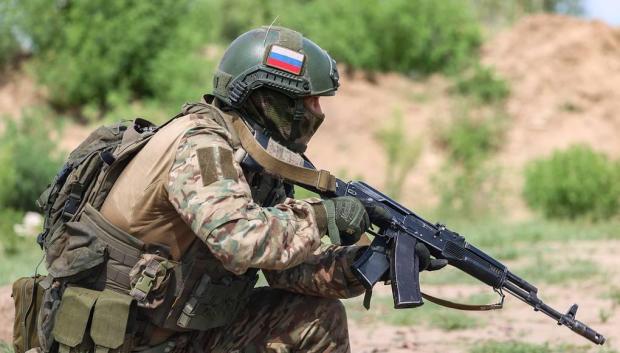Soldado ruso en un lugar desconocido del frente de guerra en Ucrania