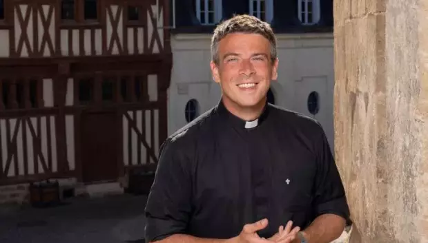 El sacerdote y ex tiktoker Matthieu Jasseron