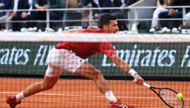 Novak Djokovic durante su partido contra Francisco Cerundolo