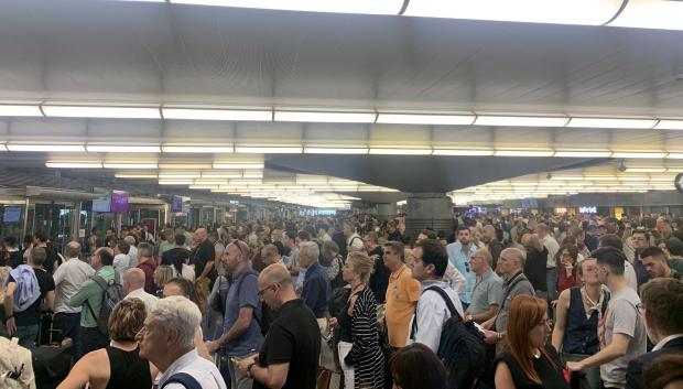 Estación de Atocha colapsada
