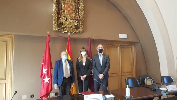 Begoña Gómez junto a Juan Carlos Doadrio y Joaquín Goyache