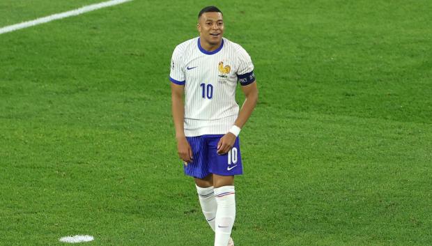Kylian Mbappé durante el primer partido de Francia en la Eurocopa