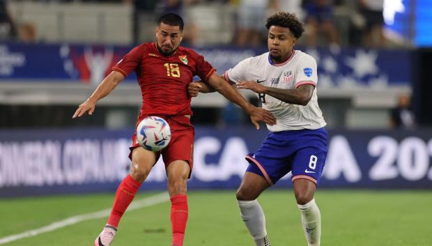 Weston McKennie durante el partido contra Bolivia