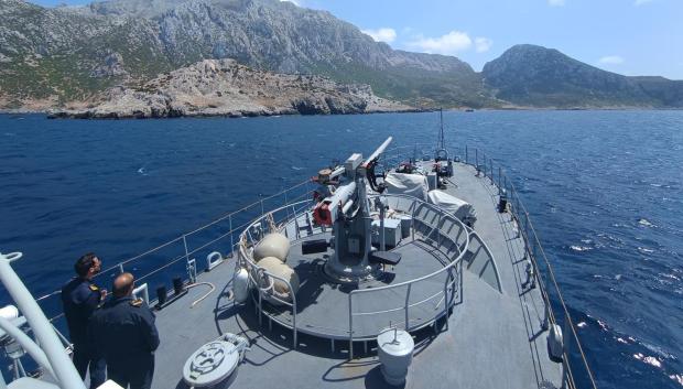 El Patrullero Tagomago en las inmediaciones de la isla de Perejil.