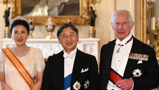La Reina Camila, la emperatriz Masako, el emperador Naruhito y el Rey Carlos III de Inglaterra