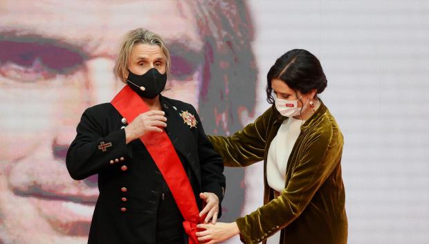Nacho Cano and Isabel Diaz Ayuso during the delivery of the medals of the Community of Madrid 02 May 2021