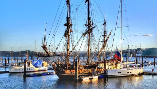 El TS Shtandart, en una visita al puerto de La Coruña en 2017