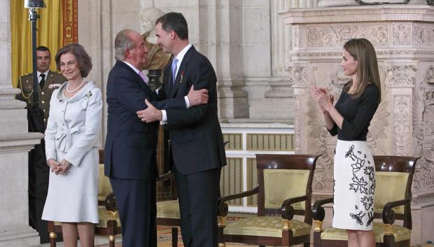 Spanish King Juan Carlos I and Queen Sofia of Greece with Crown Prince Felipe of Borbon and Princess Letizia Ortiz during  the signing of the abdication law of Spain King Juan Carlos at the Royal Palace of Madrid on Wednesday 18th June 2014