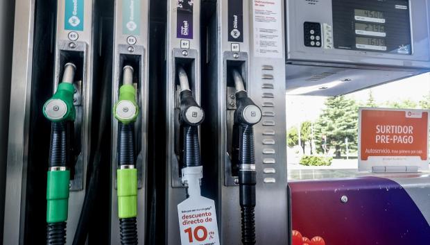Surtidores en una gasolinera.