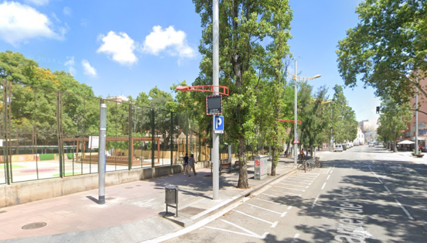 En la imagen una de estas pantalla en Barcelona