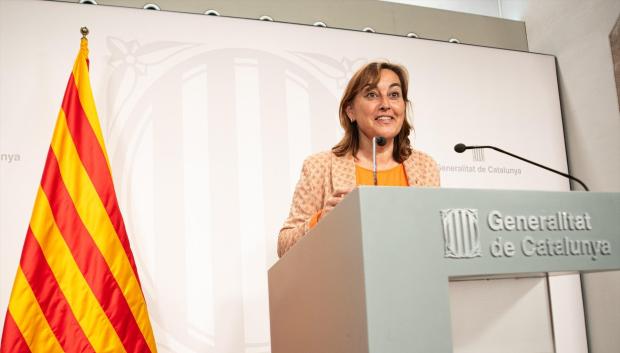 La portavoz del Govern y consellera de Territorio, Vivienda y Transición Ecológica, Sílvia Paneque, interviene durante una rueda de prensa tras el primer Consell Executiu del Govern, en el Palau de la Generalitat, a 13 de agosto de 2024, en Barcelona, Catalunya (España). Salvador Illa ha presidido hoy la primera reunión del Consejo Ejecutivo del nuevo gobierno, al día siguiente de la toma de posesión de los 16 consejeros en un acto en el Saló Sant Jordi. Uno de los puntos más destacados del gobierno de hoy es la creación del comisionado del plan de barrios, cargo que ocupará el exsenador y exconcejal del PSC Carles Martí. El Consell Executiu de hoy es el primero del Govern de Illa.
13 AGOSTO 2024
Lorena Sopêna / Europa Press
12/8/2024