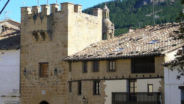 Portal de San Antonio, que antaño formaba parte del sistema defensivo de la localidad.