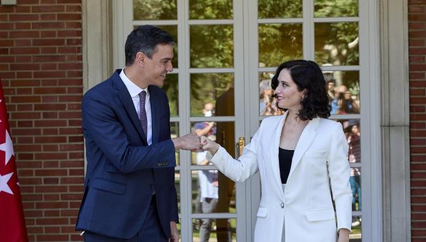 Pedro Sánchez e Isabel Díaz Ayuso en La Moncloa