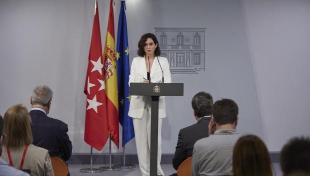 La presidenta de la Comunidad de Madrid, Isabel Díaz Ayuso, durante una rueda de prensa posterior a su reunión con el presidente del Gobierno