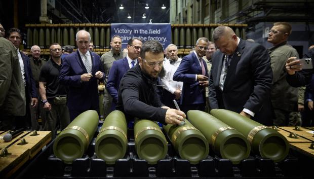 Volodimir Zelenski, presidente de Ucrania durante una visita a una fábrica de armas en Pensilvania