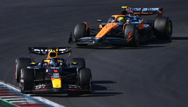 Max Verstappen y Lando Norris durante la carrera del GP de Las Américas