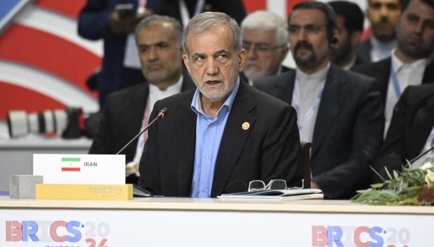 Masoud Pezeshkian, presidente de Irán, durante la cumbre de los Brics en Kazán
