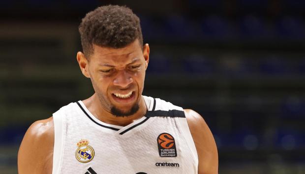 Walter Tavares se lamenta tras la derrota