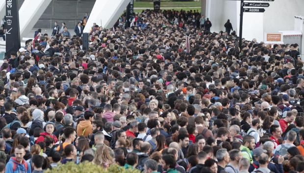 Miles de personas se han acercado este sábado hasta la Ciudad de las Artes y las Ciencias para presentarse como voluntarios