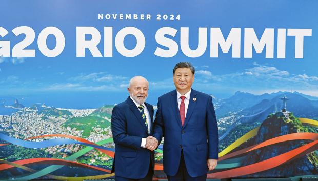 El presidente de Brasil, Lula da Silva, junto al presidente de China, Xi Jinping, en la cumbre del G20 en Rio de Janeiro