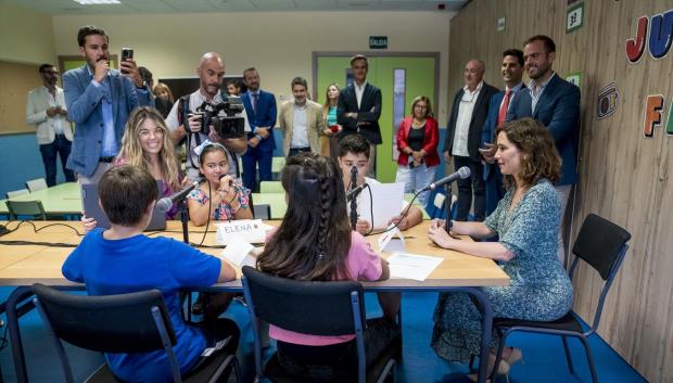 Isabel Díaz Ayuso, visita el Colegio público de Educación Infantil y Primaria San Juan Bautista