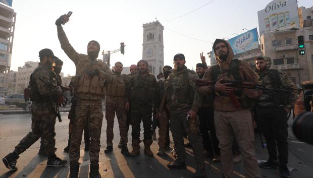 Los insurgentes tras conquistar Hama
