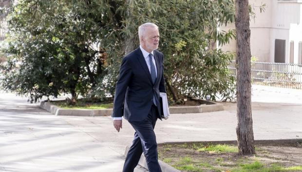 El exministro Antonio Camacho, abogado de Begoña Gómez