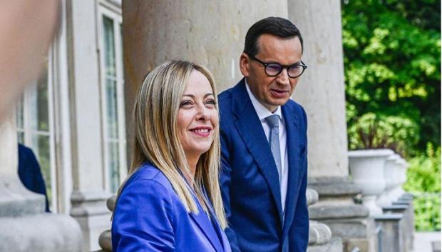 Giorgia Meloni y el exprimer ministro polaco, Mateusz Morawiecki
