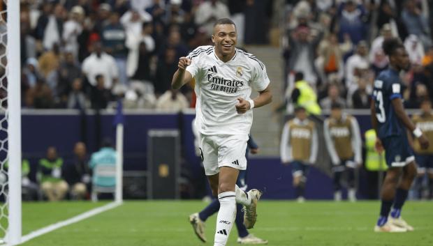 Kylian Mbappe celebra el primer gol del partido