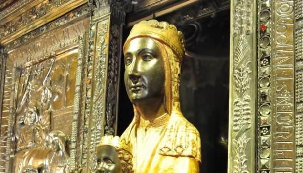 Imagen de la Virgen de Montserrat venerada en el santuario