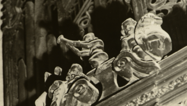 Detalle del órgano que fue destruido durante la guerra, en una foto de 1933