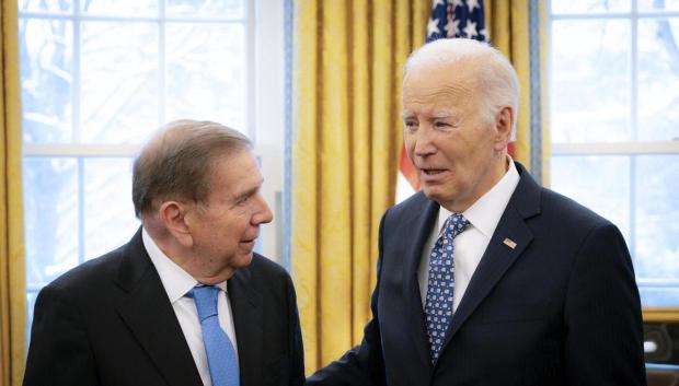 El líder opositor venezolano Edmundo González Urrutia durante una reunión con el presidente de los Estados Unidos, Joe Biden, en la Casa Blanca