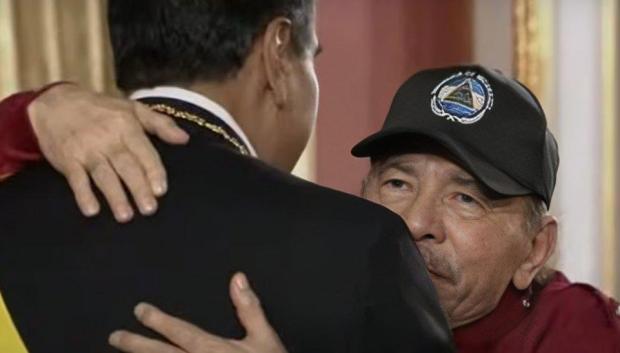 Daniel Ortega junto a Nicolás Maduro