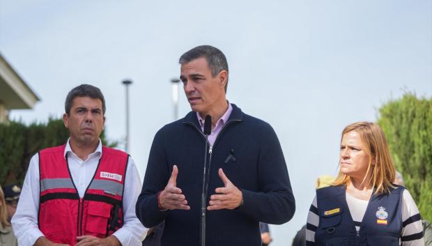 El presidente del Gobierno, Pedro Sánchez, en su visita a Valencia junto a Carlos Mazón y Pilar Bernabé