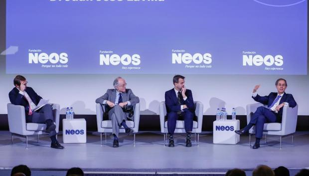 Primera mesa redonda del acto
