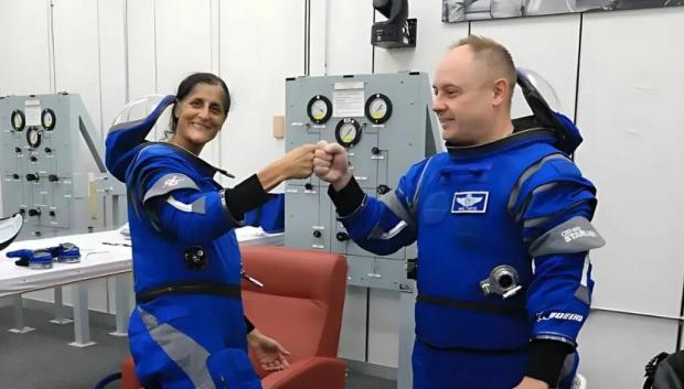 Sunita Williams, de 59 años, y Butch Wilmore, de 62, llevan en la EEI desde el pasado junio