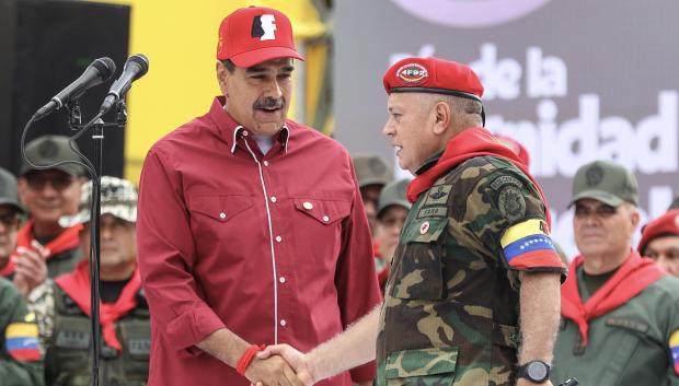 Nicolás Maduro junto a Diosdado Cabello en actos por el aniversario de la muerte de Hugo Chávez
