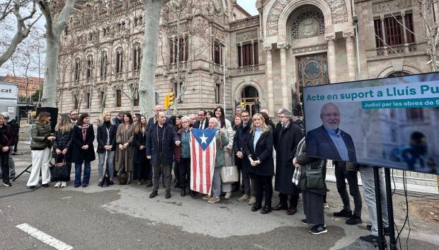 Concentración de la cúpula de Junts frente al TSJC en apoyo a Lluís Puig