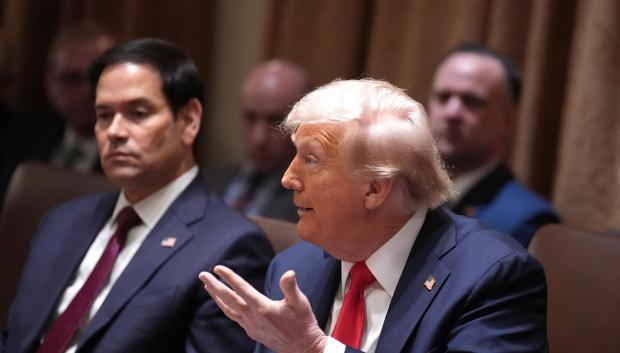 El presidente de Estados Unidos, Donald Trump, junto al secretario de Estado de EE.UU., Marco Rubio