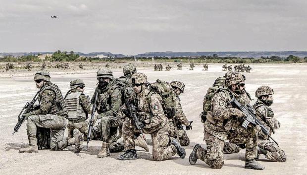 Soldados de países de la OTAN en ejercicios militares