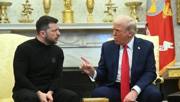 Zelenski y Trump discuten en el Despacho Oval de la Casa Blanca