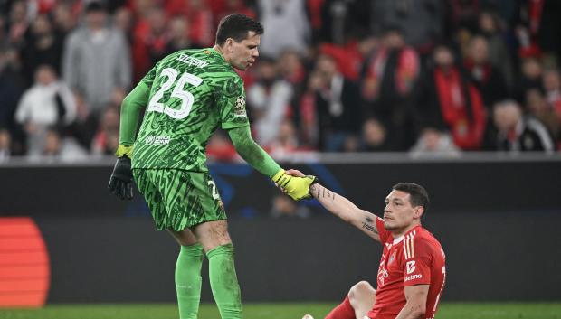 Wojciech Szczesny, durante el partido ante el Benfica
