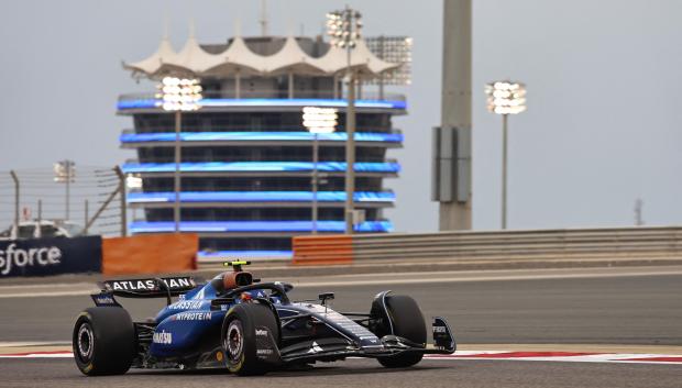 Carlos Sainz, durante los test de Baréin con Williams