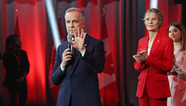 Carney, de 59 años y sin experiencia política previa, arrasó en la votación interna del partido al obtener el 85,9 % de los votos