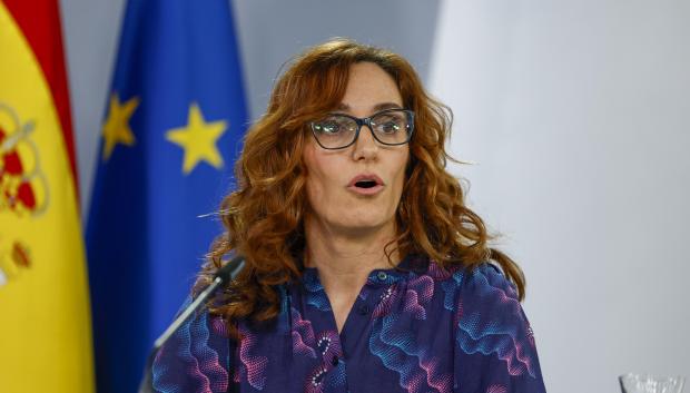 La ministra de Sanidad, Mónica García, durante la rueda de prensa posterior a la reunión del Consejo de Ministros celebrado este martes en La Moncloa