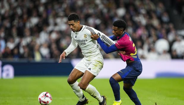 (Foto de ARCHIVO)
Alejandro Balde of FC Barcelona and Jude Bellingham of Real Madrid in action during the Spanish league, La Liga EA Sports, football match played between Real Madrid and FC Barcelona at Santiago Bernabeu stadium on October 26, 2024, in Madrid, Spain.
Oscar J Barroso / AFP7 / Europa Press
26/10/2024 ONLY FOR USE IN SPAIN